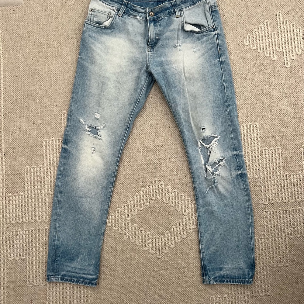 Zara Women’s Light Blue Distressed Straight/Boyfriend Jeans